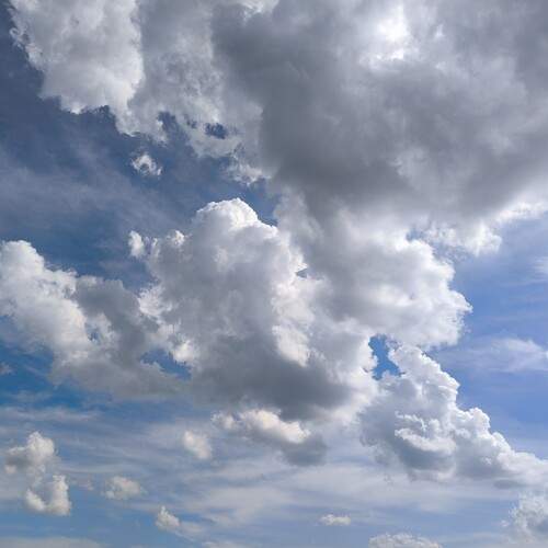 Небо с кучевыми облаками (латинское Cumulus)