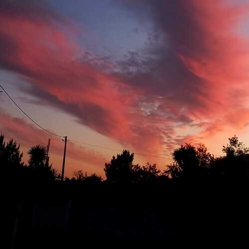 Cloud red
