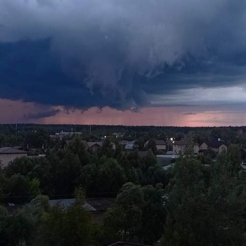 Под свинцовым куполом