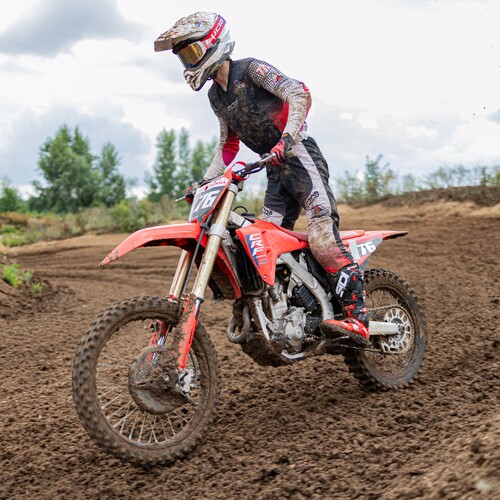 Photo #13768129
