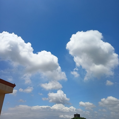 The flowing clouds