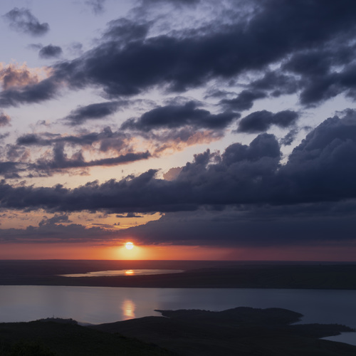 Закат на Сенгилеевском водохранилище