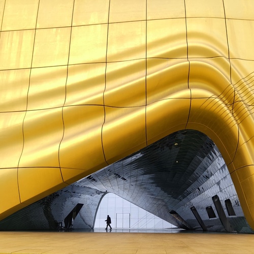 Wrinkled Entrance to Spacetime