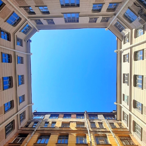 Небесные колодцы Петербурга