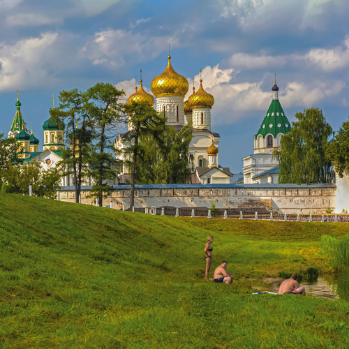 июль...