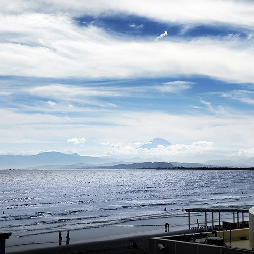 Between Sky and Shore