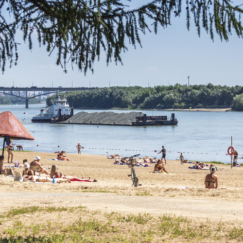 Жаркий день на сибирском советском пляже