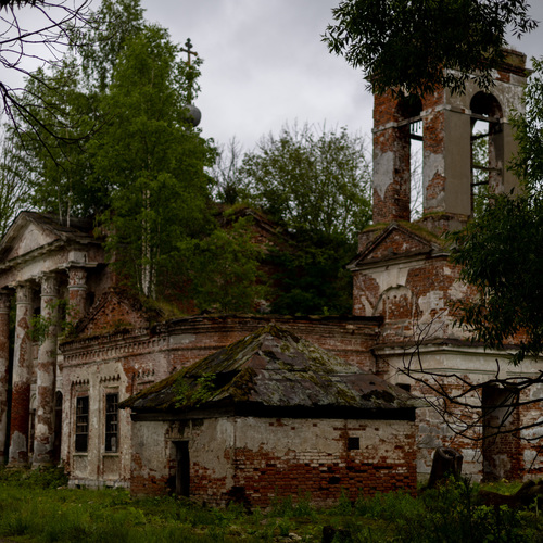 Церковь Воскресения Христова (Словущего) в Паскино