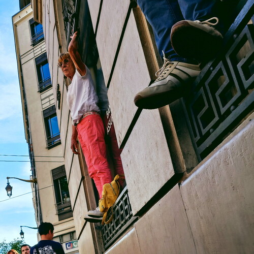 Выше толпы / Above the crowd