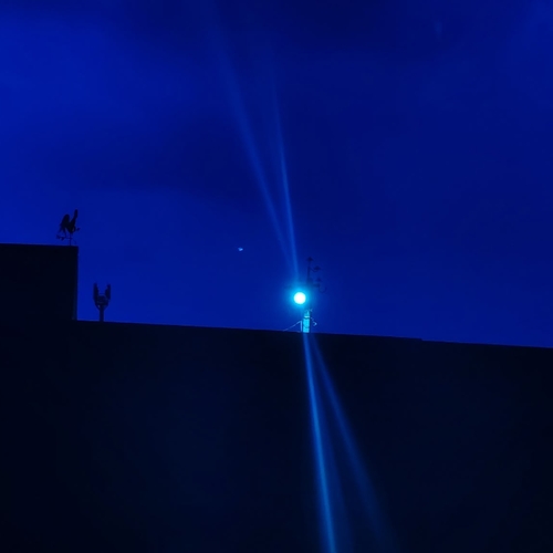 Луч в темноте / A Beam in the Dark