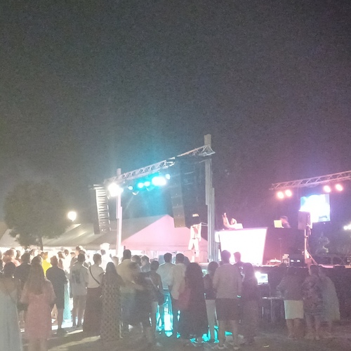 Photo #14051029
