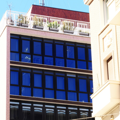 Il blu che si dipinge nelle finestre