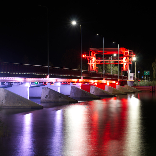 The red bridge