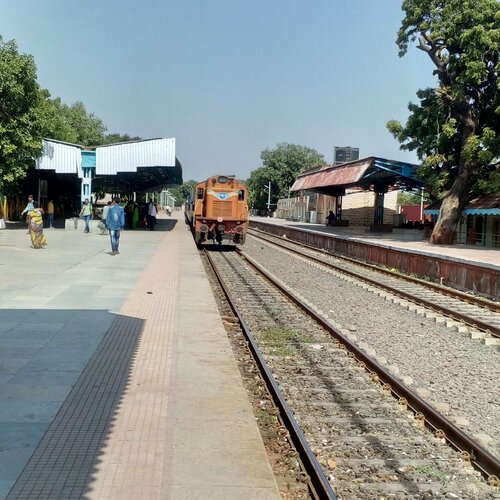 train come atnstation
