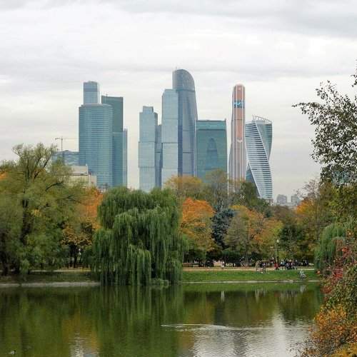 Москва-Сити со стороны Новодевичьего монастыря