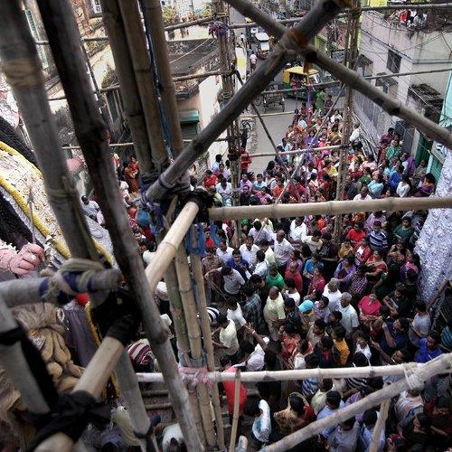 Looking at the deity