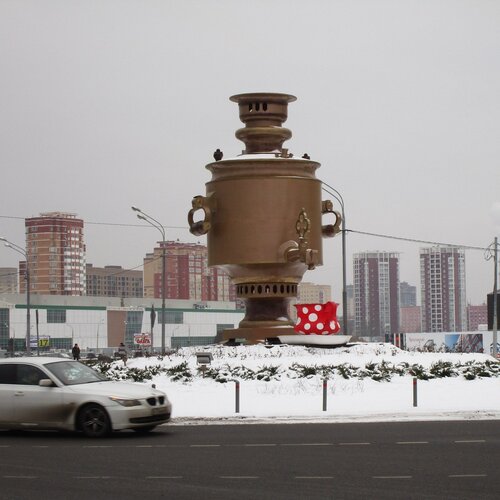 Памятник чаепитию