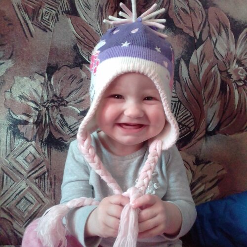 Алина 9 месяцев