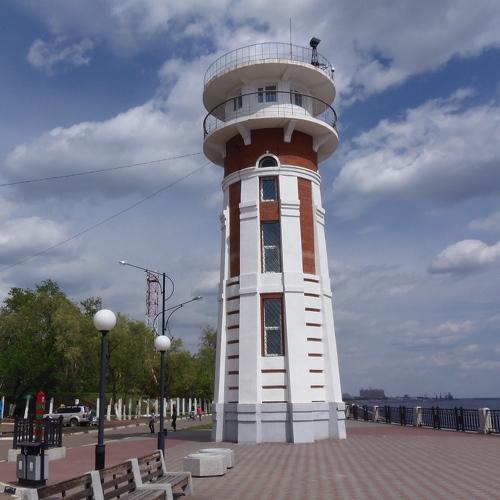 Пограничная вышка на берегу Амура.