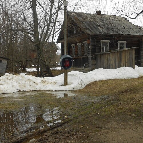 Весна в заброшенной деревне...