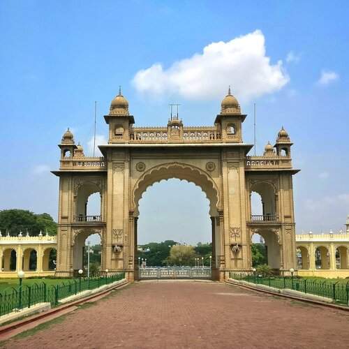 Mysore Palace main approach - Mobile Photography