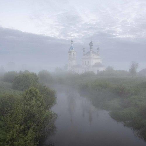 На рассвете.