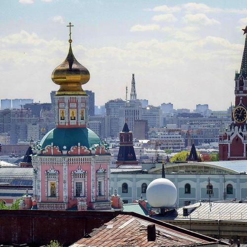 Издалека увидеть близкое.