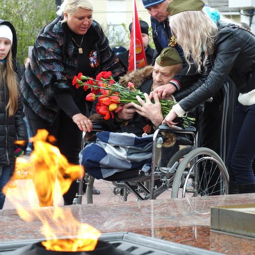 Возложение.../Laying flowers...