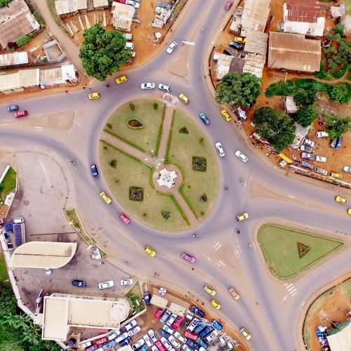 rond point Mvogt Yaoundé-Cameroun