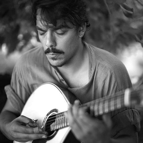 Fado street music player