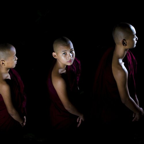 Look (Myanmar novices)