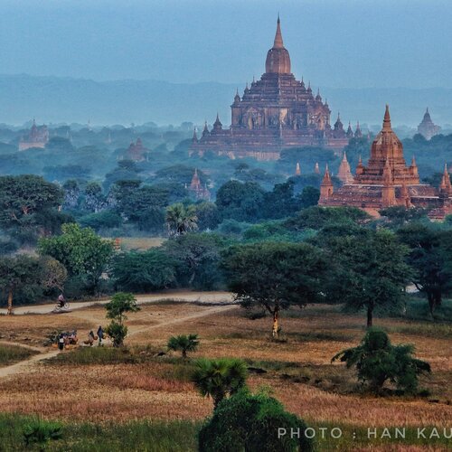 Morning in Bagan (Myanmar)