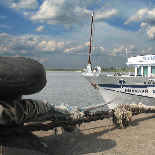 На причале