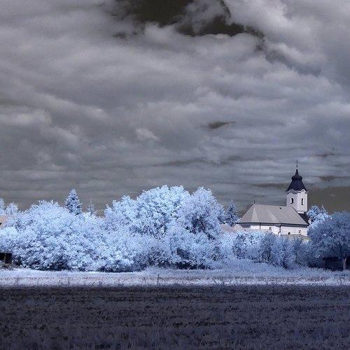 Roman Katholic church IR