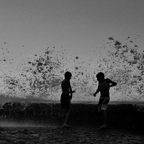 Dancing in the comb of wind