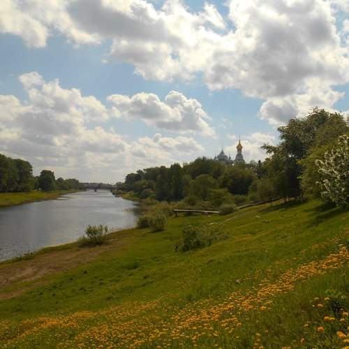 " Берег реки "