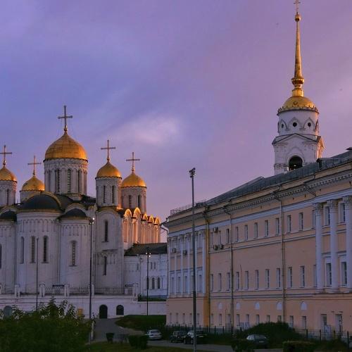 Успенский собор в закатных лучах. Владимир, сентябрь 2017