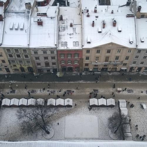 Под ногами целый город