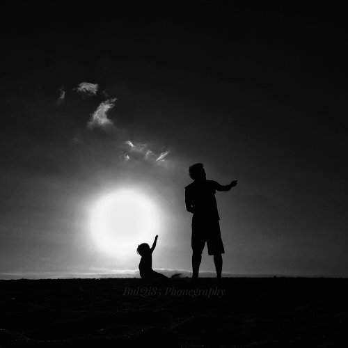playing kites with my kid's