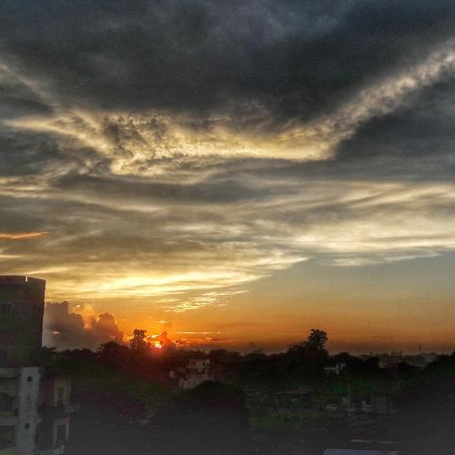 It's time to sunset.