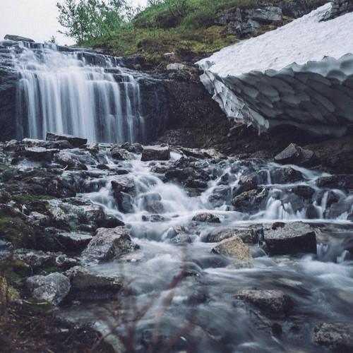 Водопад в ущелье Аку-аку