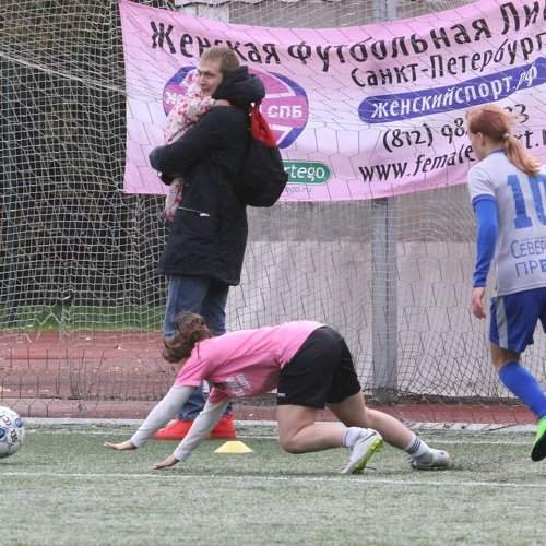 Футбол вполне женское дело