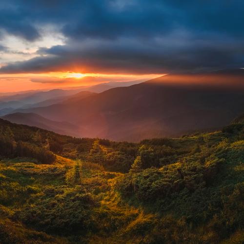 Mountains before the storm
