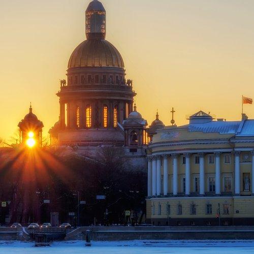 В рассветных лучах