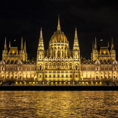 Здание венгерского парламента