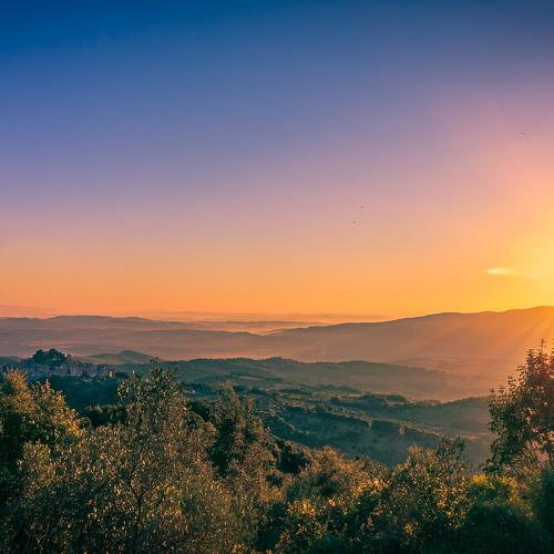 Early sunrise in Tuscany