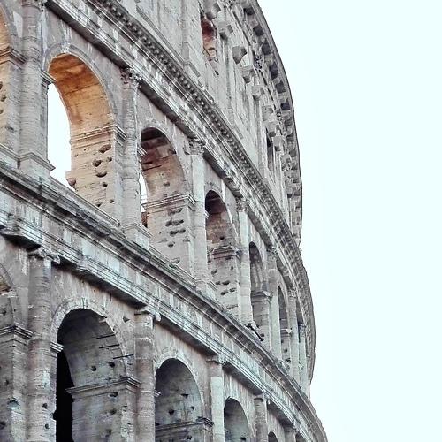 Tramonto nella finestra del Colosseo