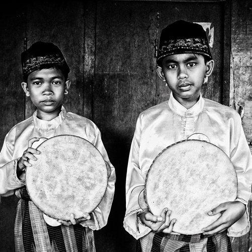 Rebana players