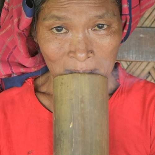 Red lady & Bamboo Hookah