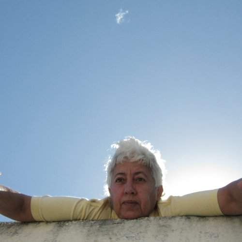 Rostro en el tejado